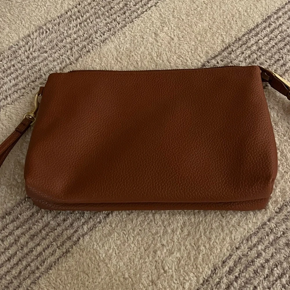 Freshly Picked Brown Pebbled Leather Wristlet Clutch